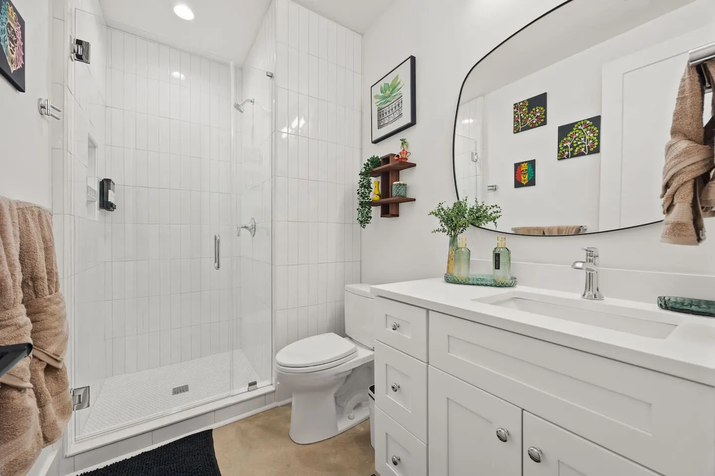 Atlanta Luxury Stay -3 Miles to Downtown with Hot Tub - GameRoom - Sleeps 10 11