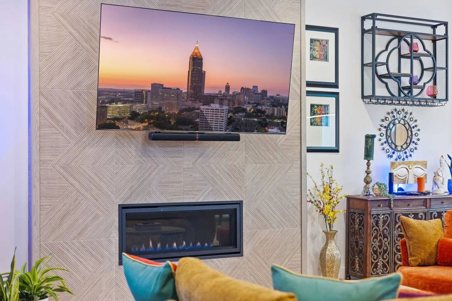 Atlanta Luxury Stay -3 Miles to Downtown with Hot Tub - GameRoom - Sleeps 10 13