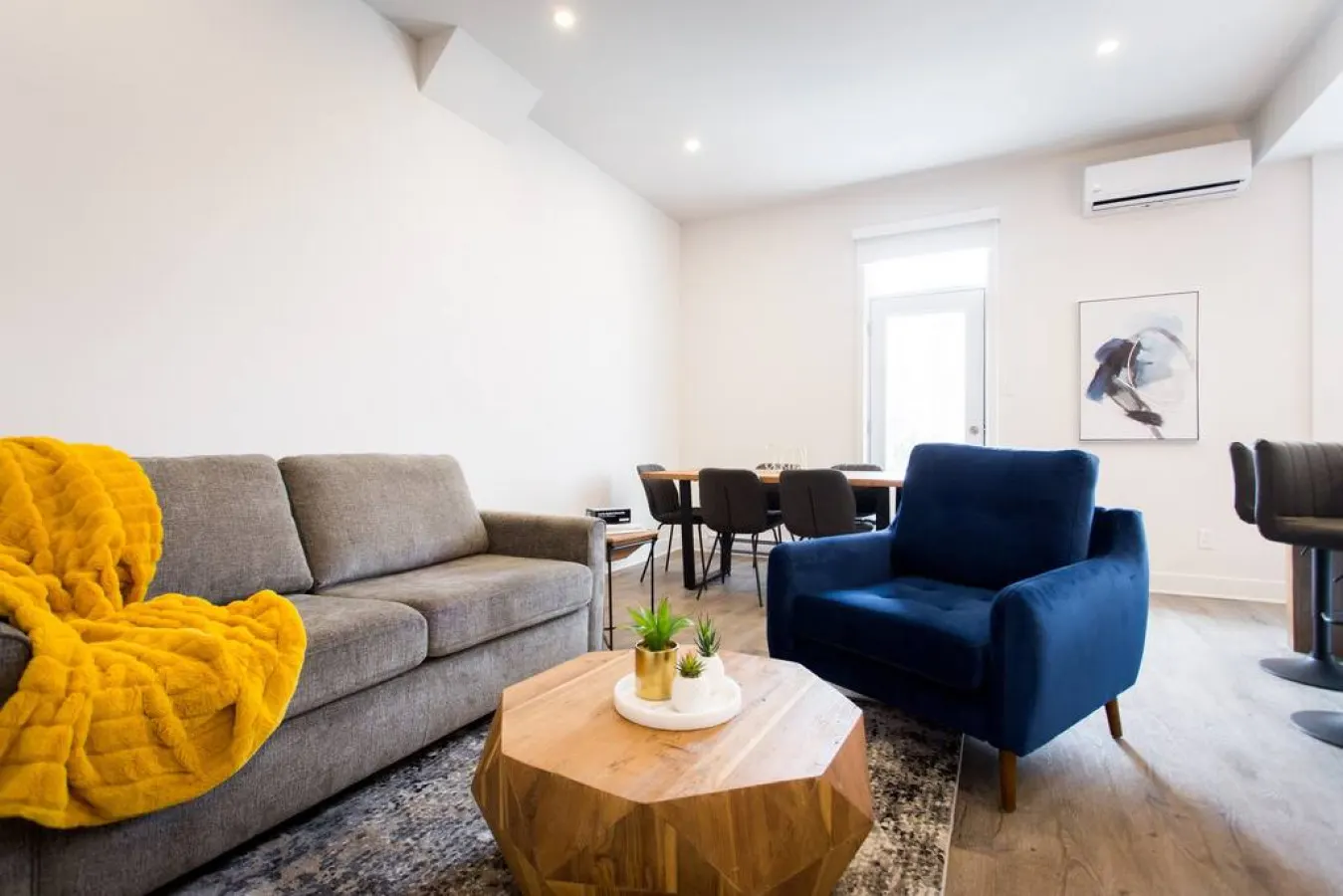 Mile End - Huge 2 Bdr with Balcony in Mile End - Unit 204
