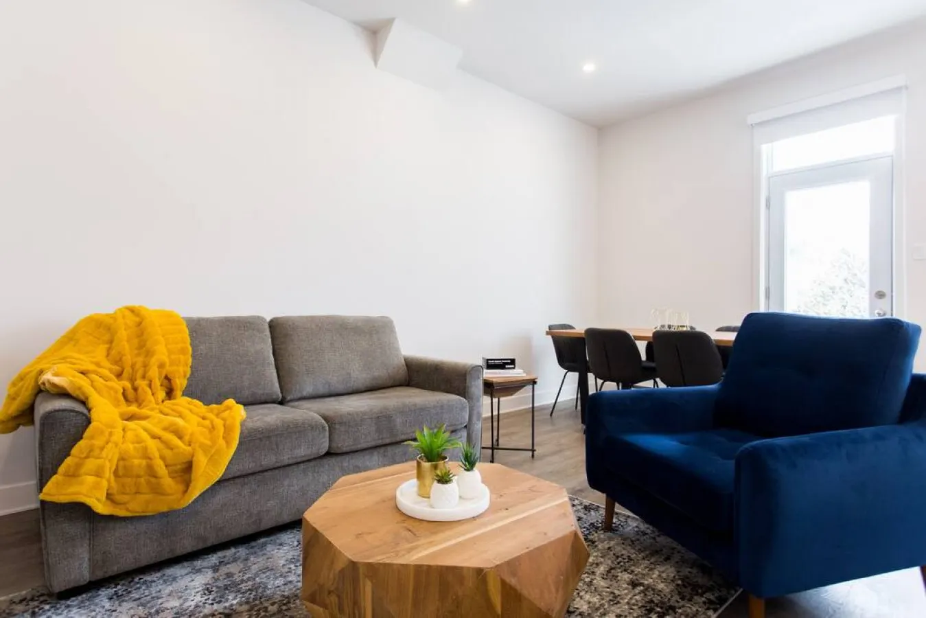 Mile End - Huge 2 Bdr with Balcony in Mile End - Unit 204 2