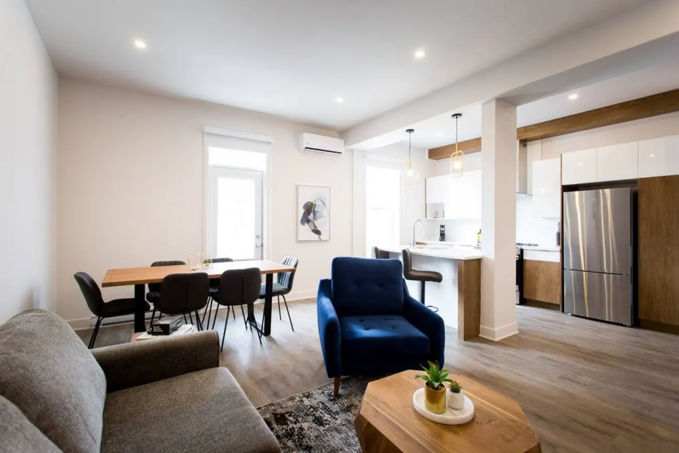 Mile End - Huge 2 Bdr with Balcony in Mile End - Unit 204 4