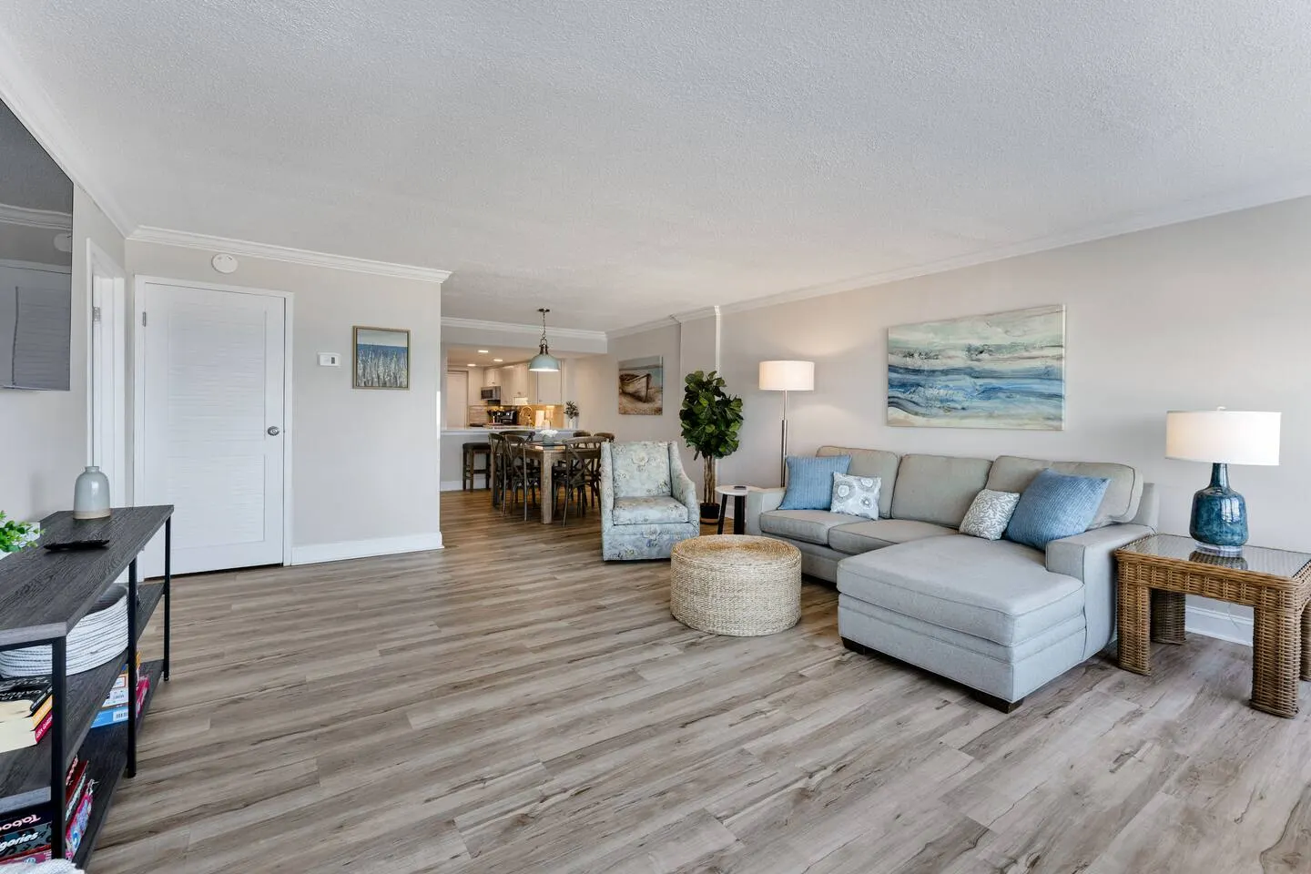 Beachfront Serene 2BR/2BA Stunning Views 10