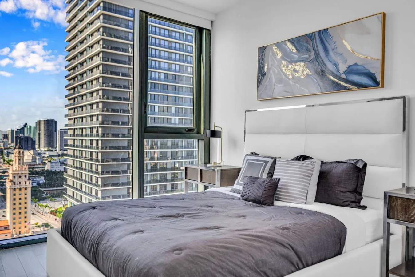Stunning High Floor 3 Bedrooms Corner Unit Miami 14