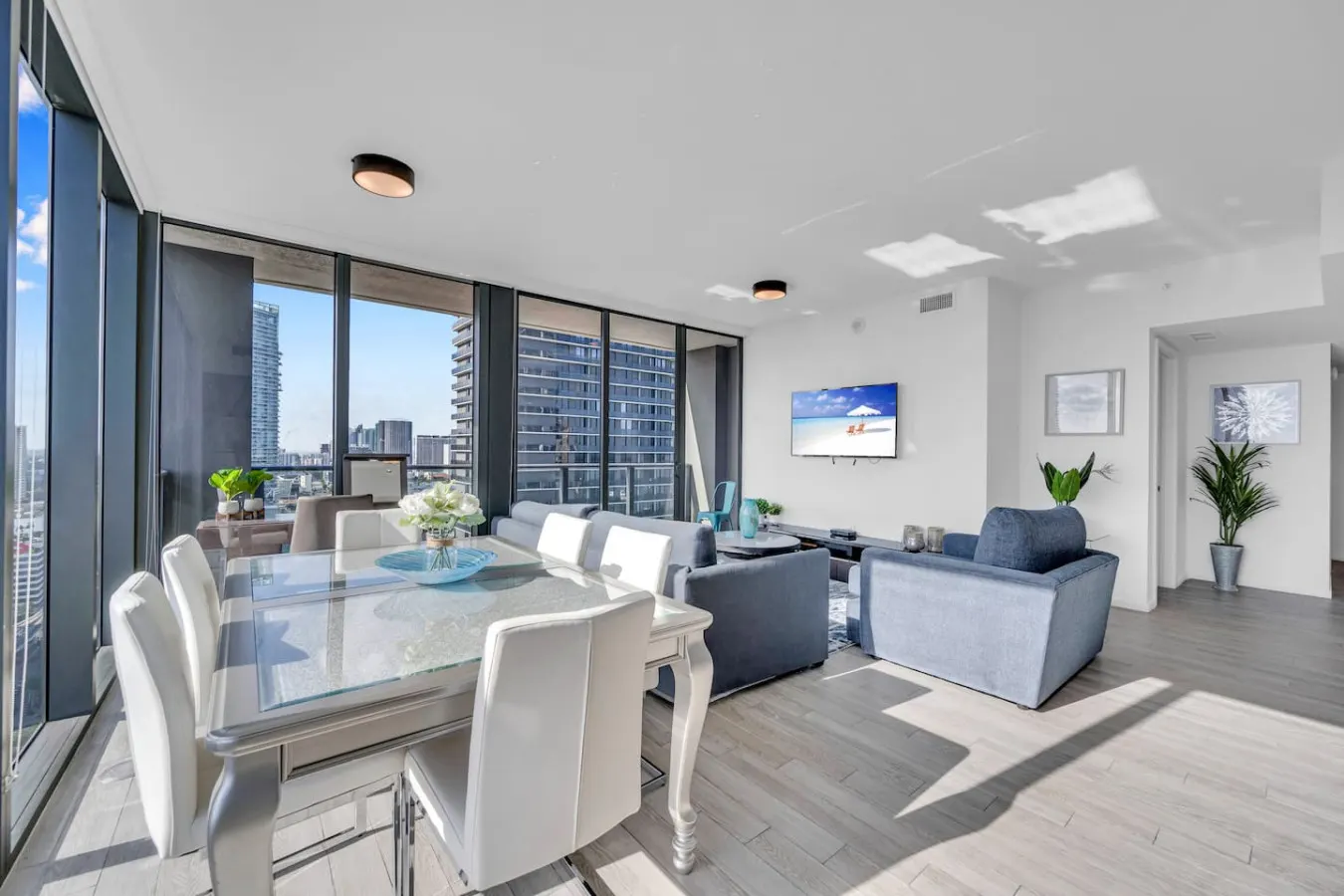 Stunning High Floor 3 Bedrooms Corner Unit Miami 17
