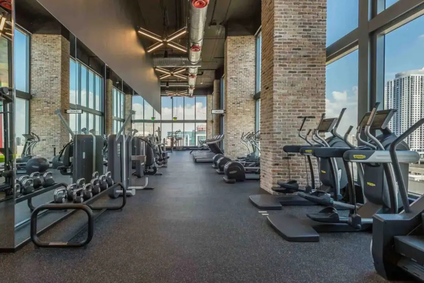 Stunning High Floor 3 Bedrooms Corner Unit Miami 6
