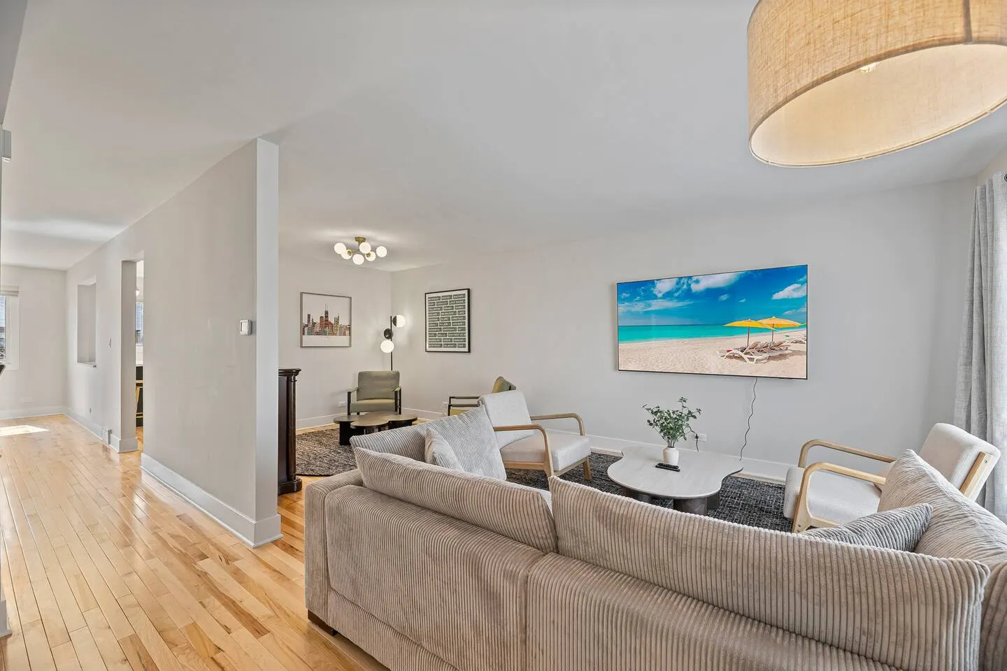 Renovated Mid-Century, 4 bed/2.1 bath townhome 14