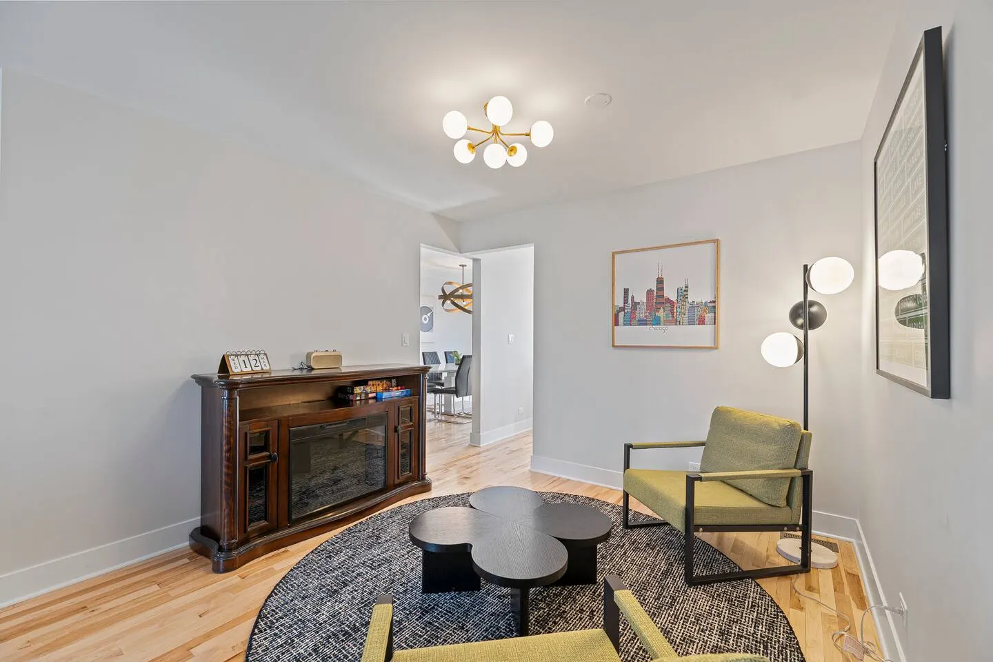 Renovated Mid-Century, 4 bed/2.1 bath townhome 16
