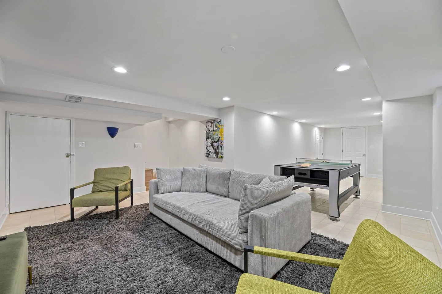 Renovated Mid-Century, 4 bed/2.1 bath townhome — photo 3