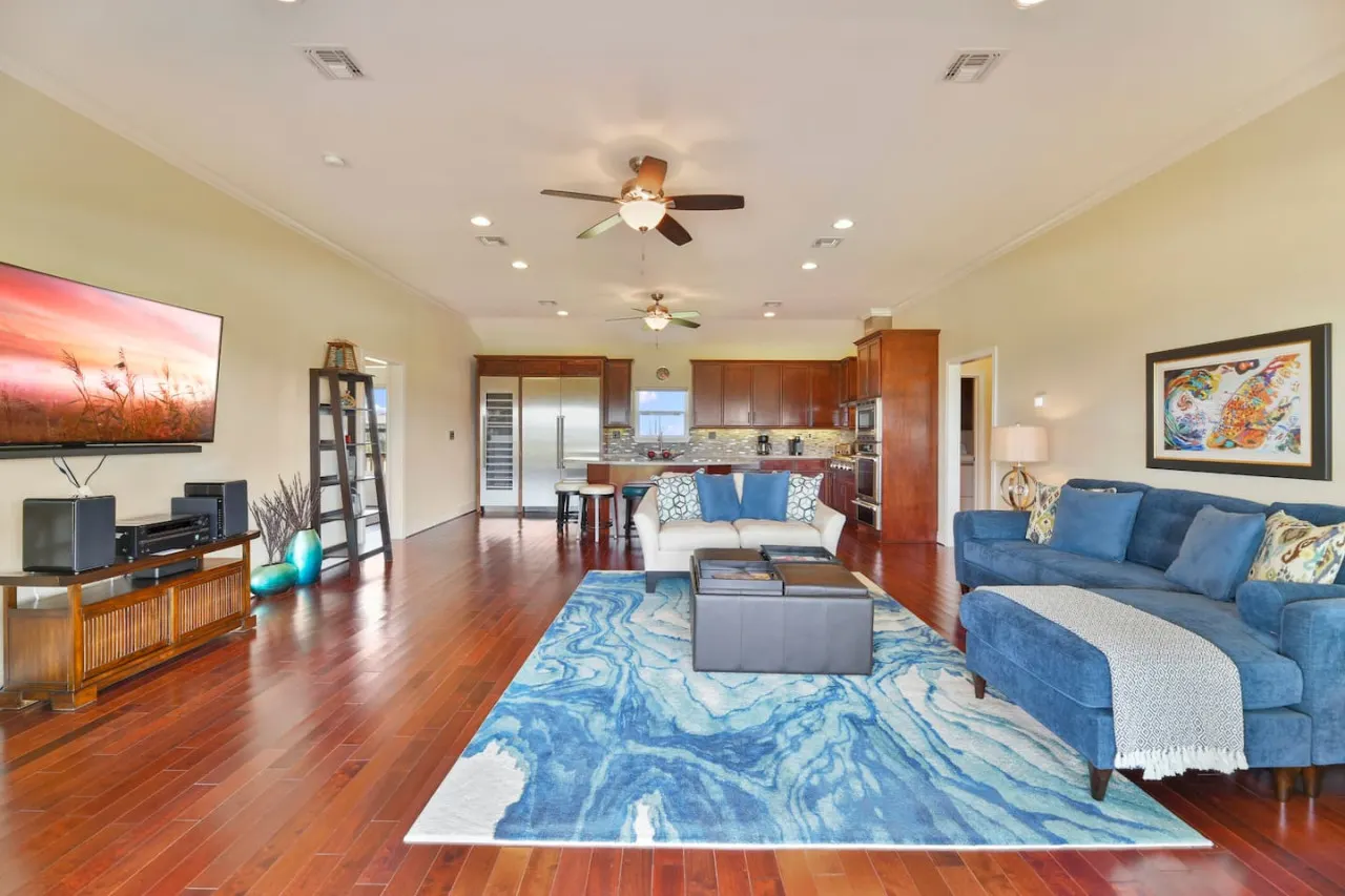 Dancing with Waves 3 bedrooms 2 baths by Rose 8