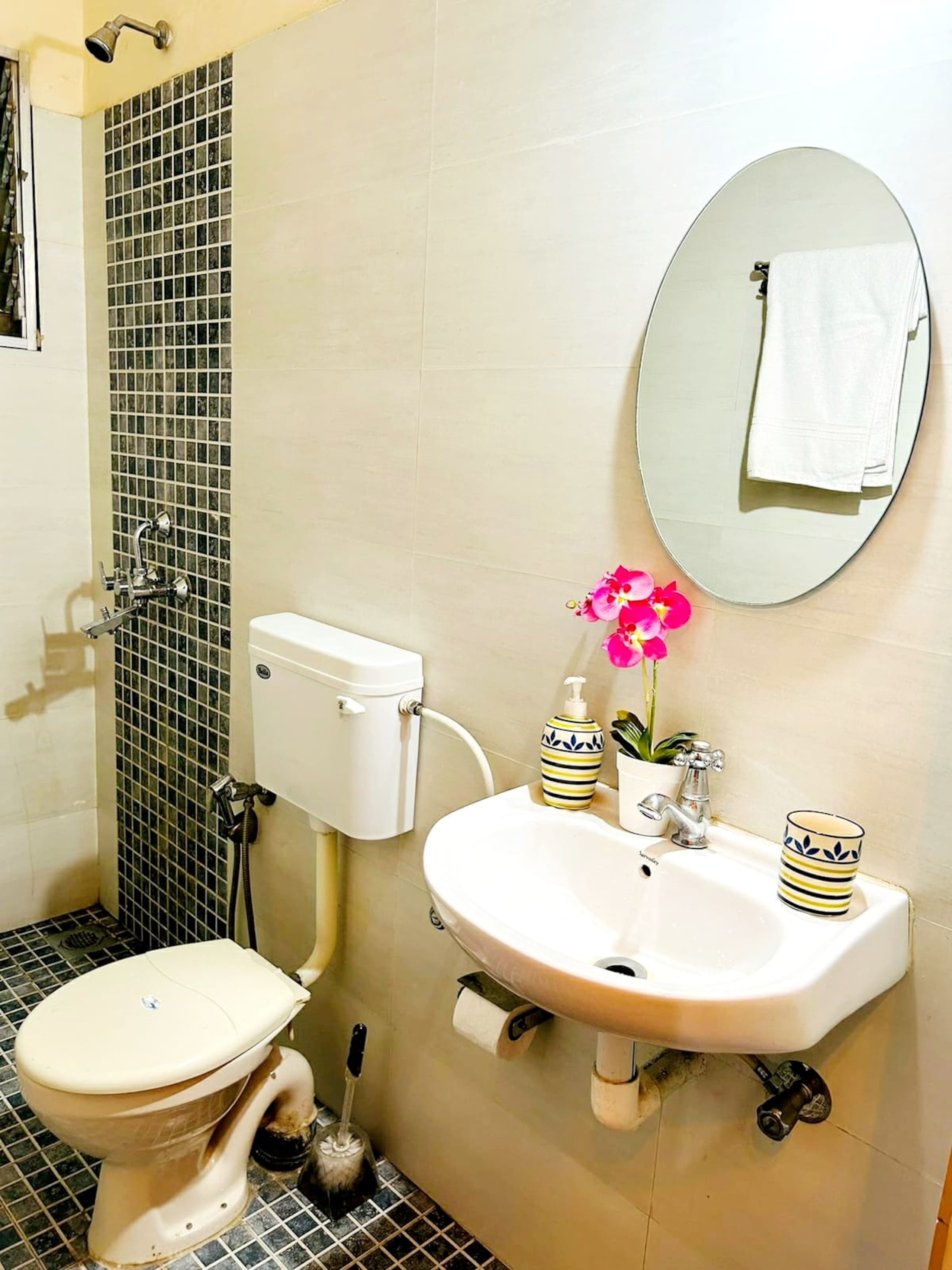 Reev's Homestay: Luxury 2 Bedroom apartment 19