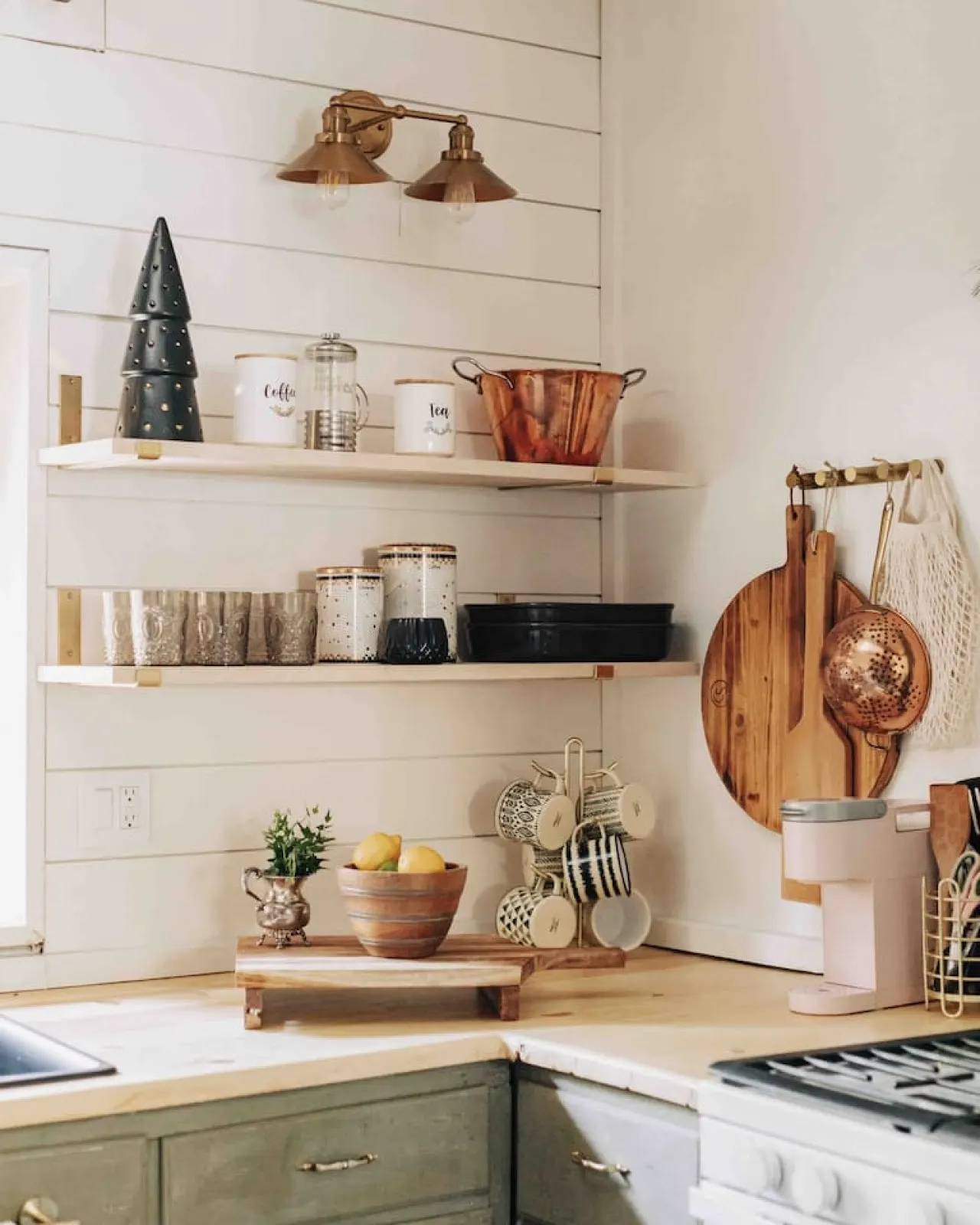 TOP RATED Boho Mountain Retreat: Pet-Friendly! 20