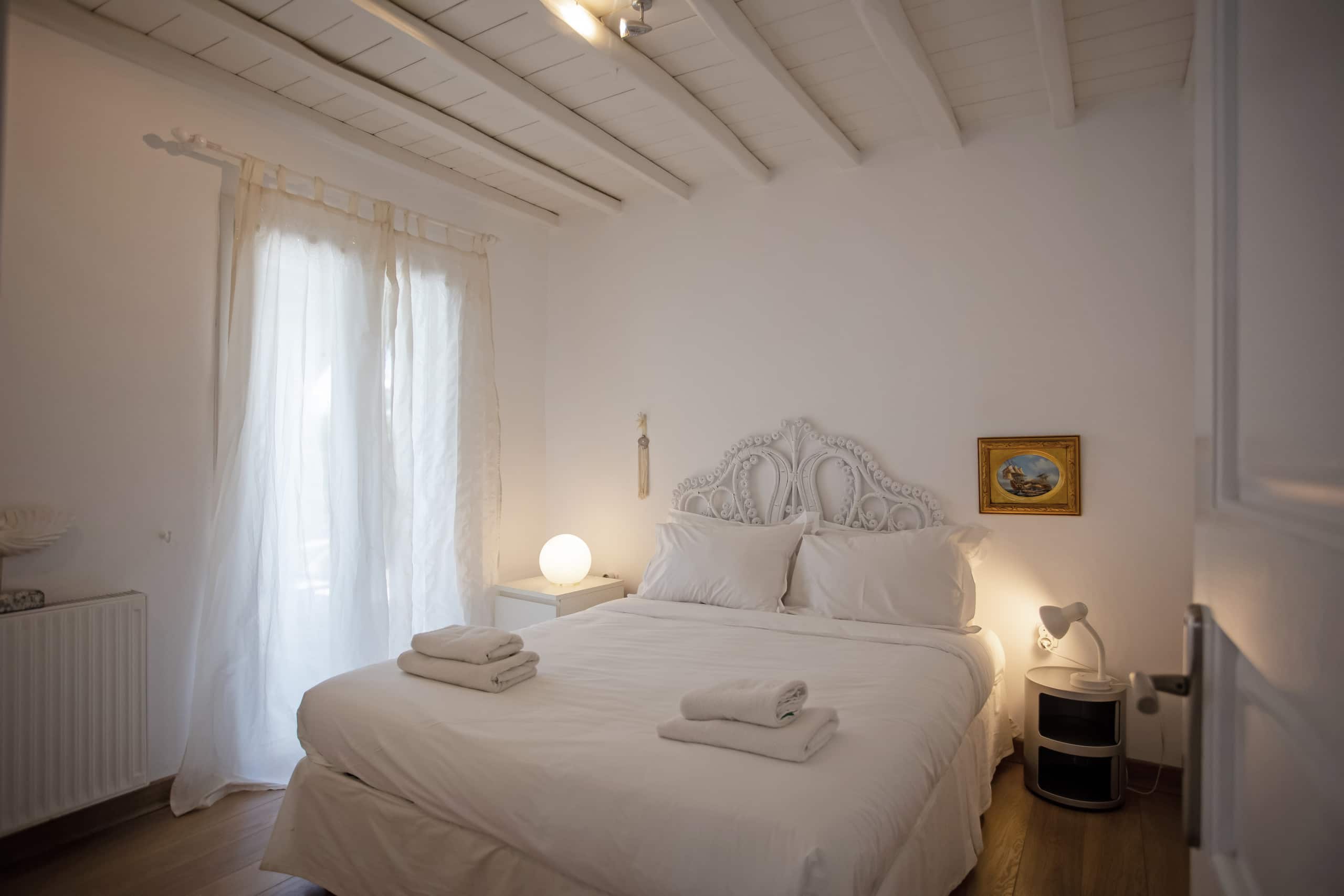 Mykonian Style Pool House 8 16