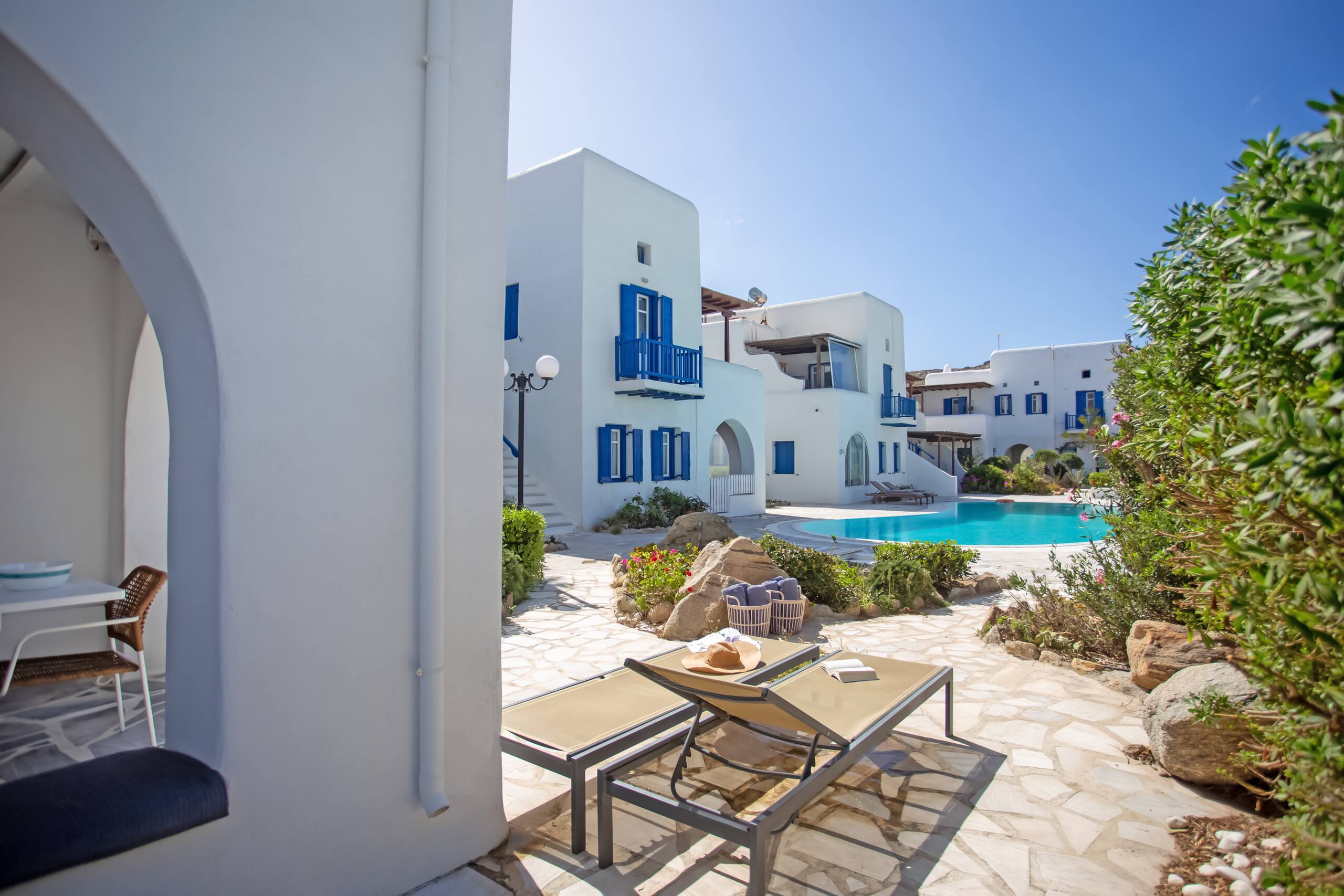 Mykonian Style Pool House 8 7