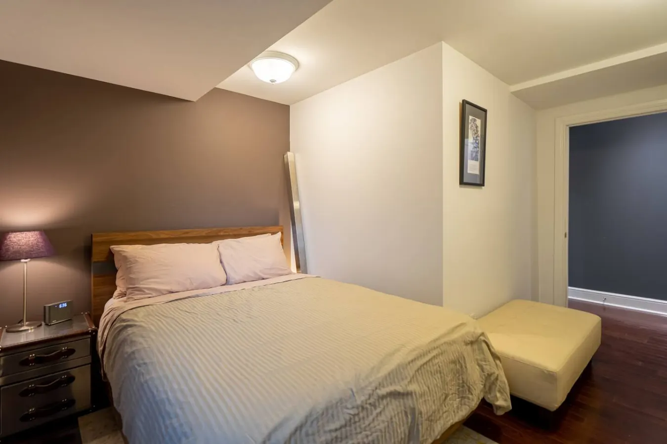 Stylish 2BR Suite Popular Leslieville Parking 10