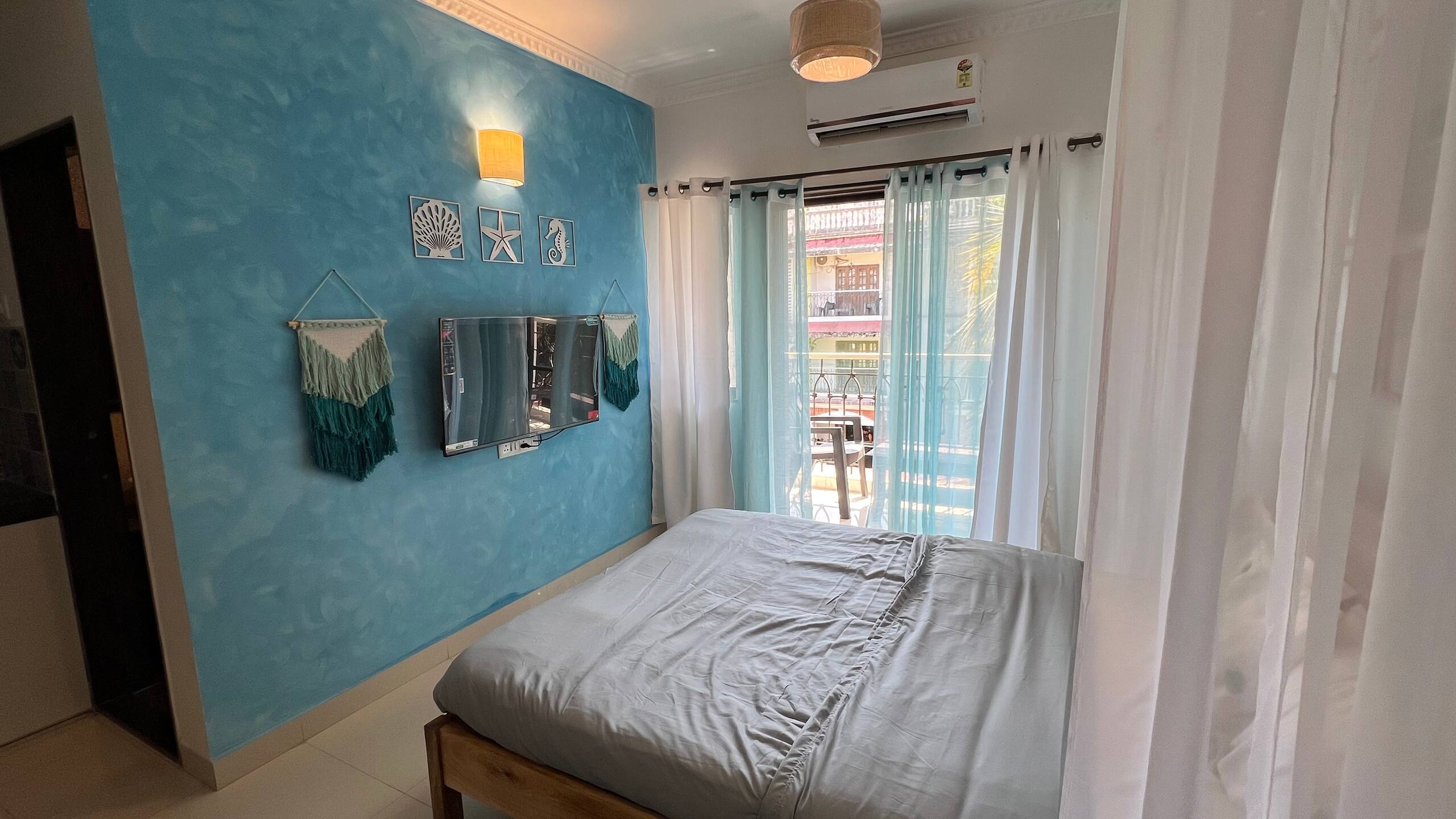 Boho & Beach Themed Studio | 1KM from Beach | Pool 12