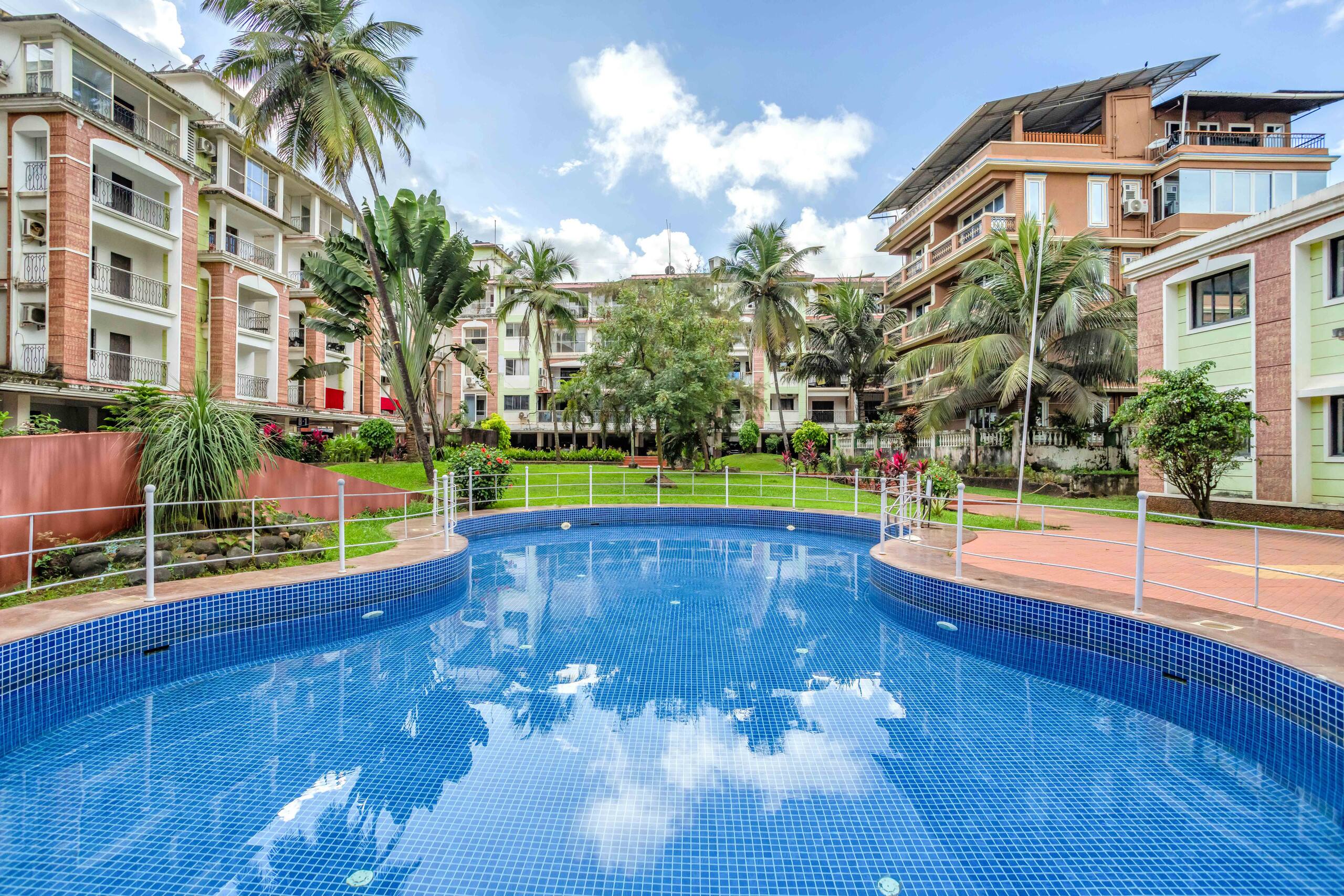 Boho & Beach Themed Studio | 1KM from Beach | Pool 18