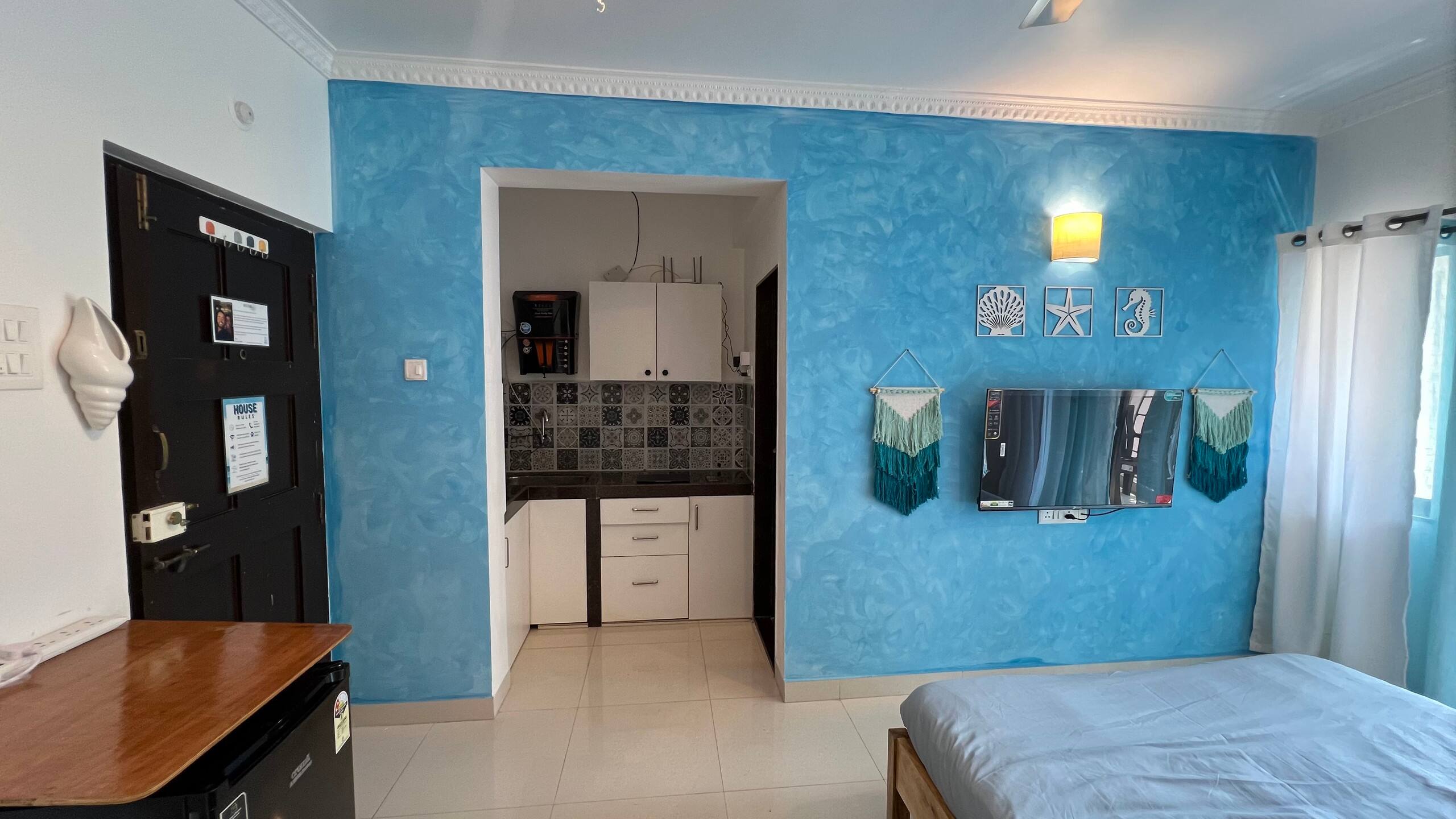 Boho & Beach Themed Studio | 1KM from Beach | Pool 9
