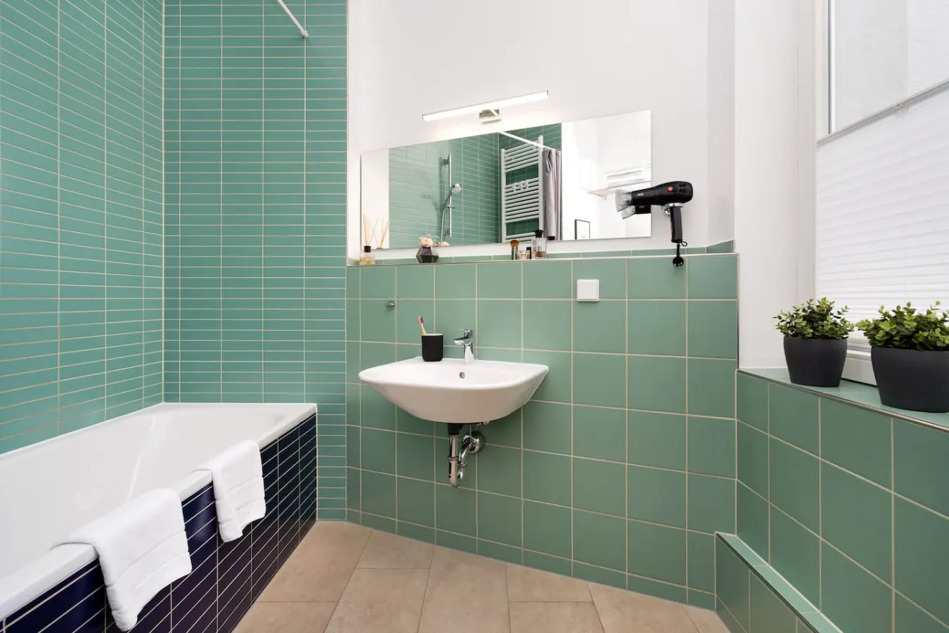 Modern Studio Apartment next to Rosenthaler Platz 14