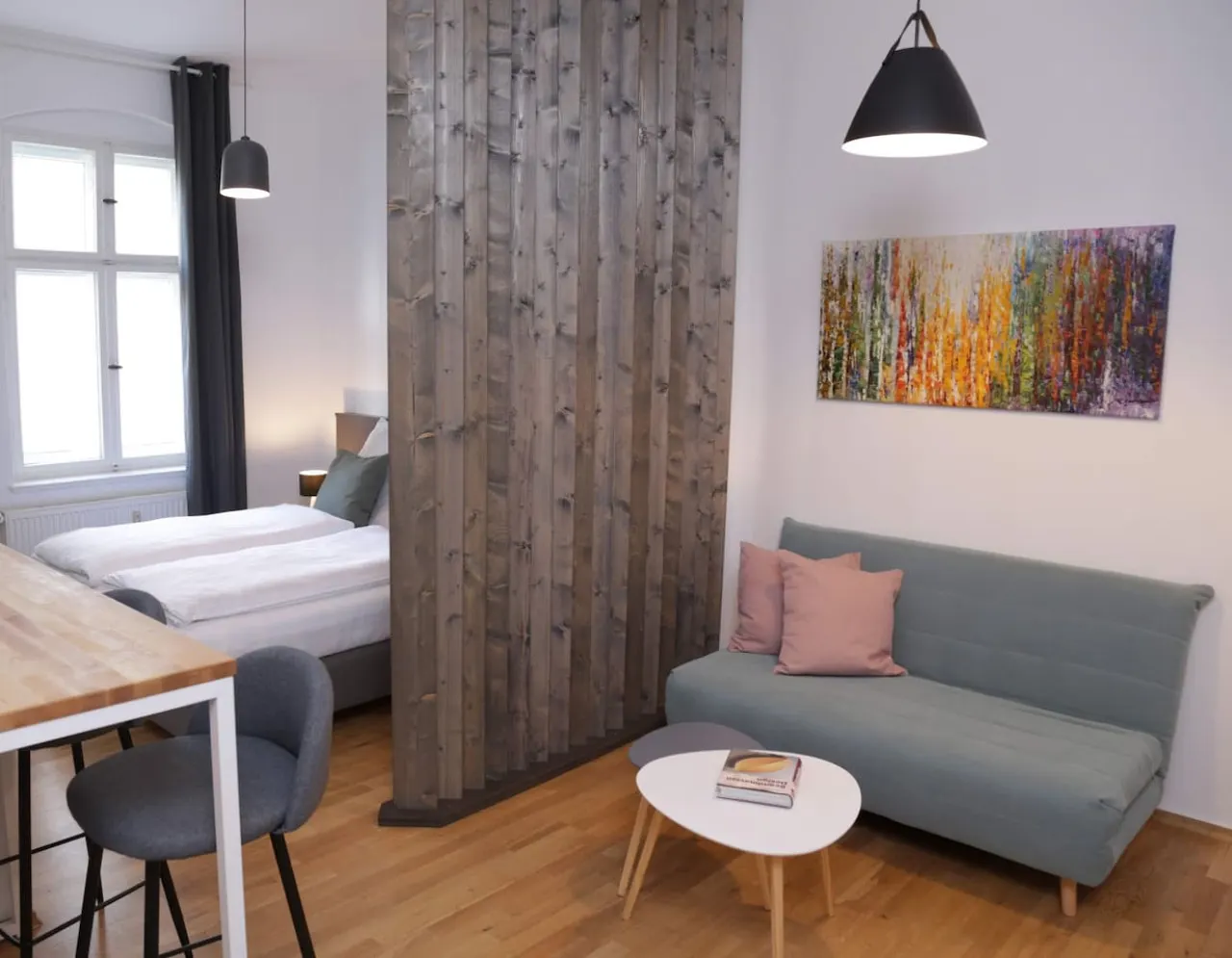 Modern Studio Apartment next to Rosenthaler Platz 7