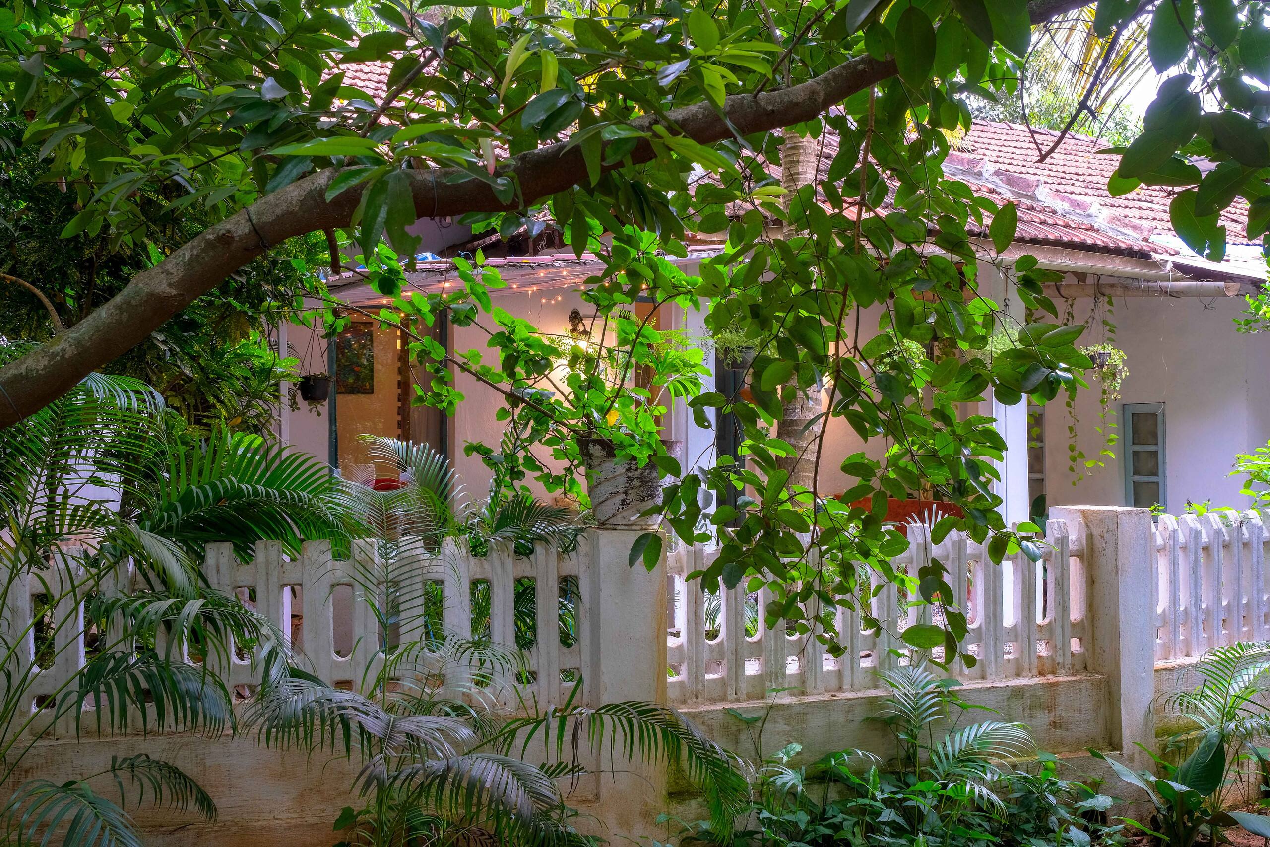 Hidden Garden Cottage in Calangute | Private 6