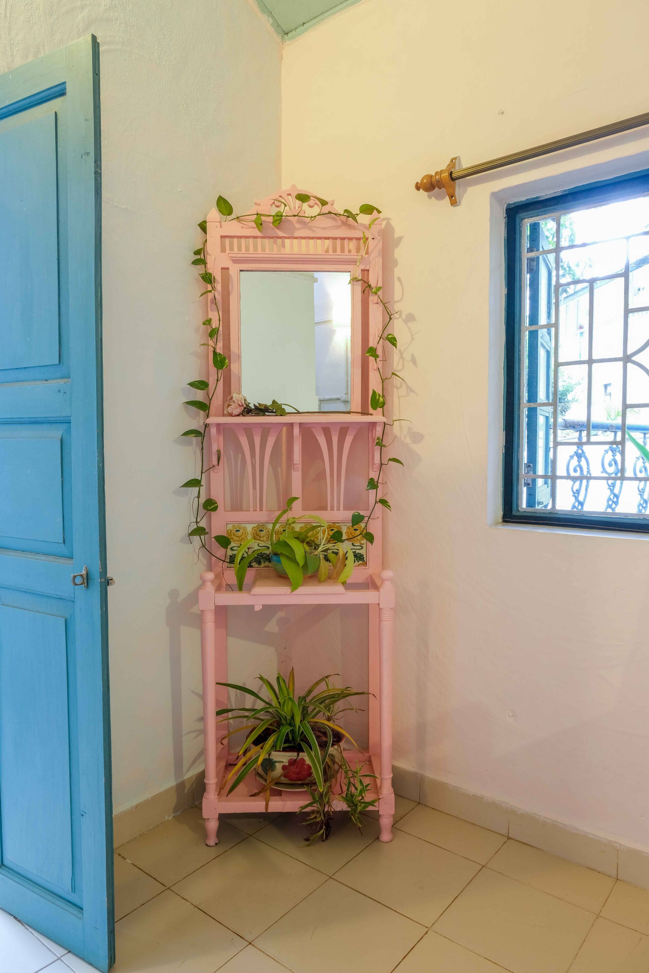Hidden Garden Cottage in Calangute | Private 18