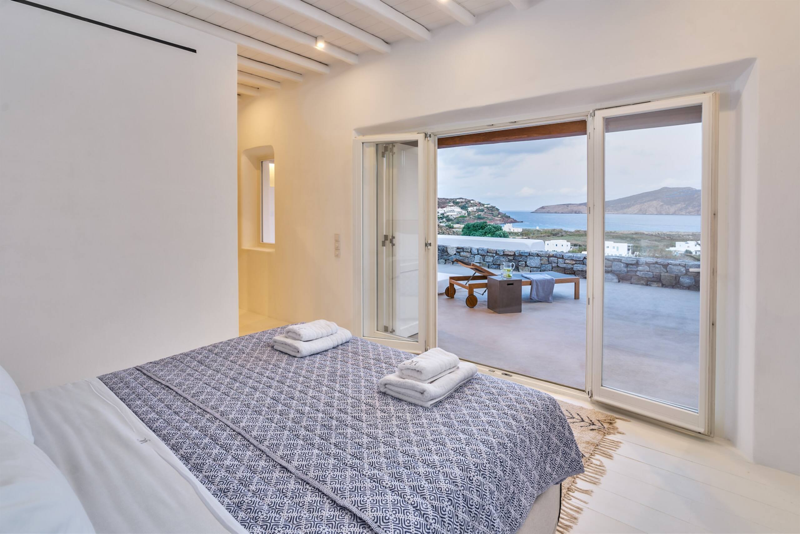 Christina's Panormos Villa 25