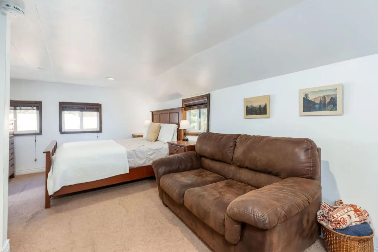 Mountain Apartment Located in BigCottonwood Canyon — photo 4