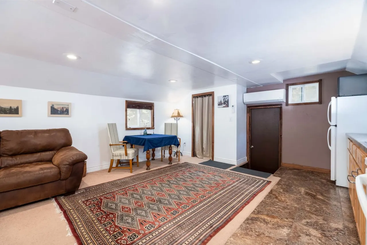 Mountain Apartment Located in BigCottonwood Canyon 8