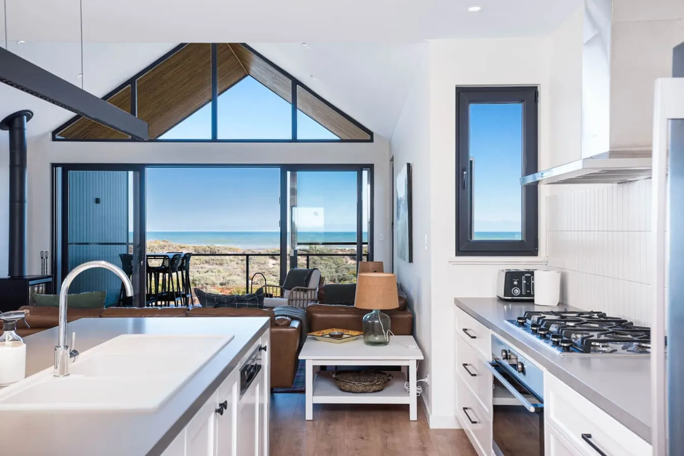 Timbers By The Sea, Beachfront Bliss with Fireplace 10