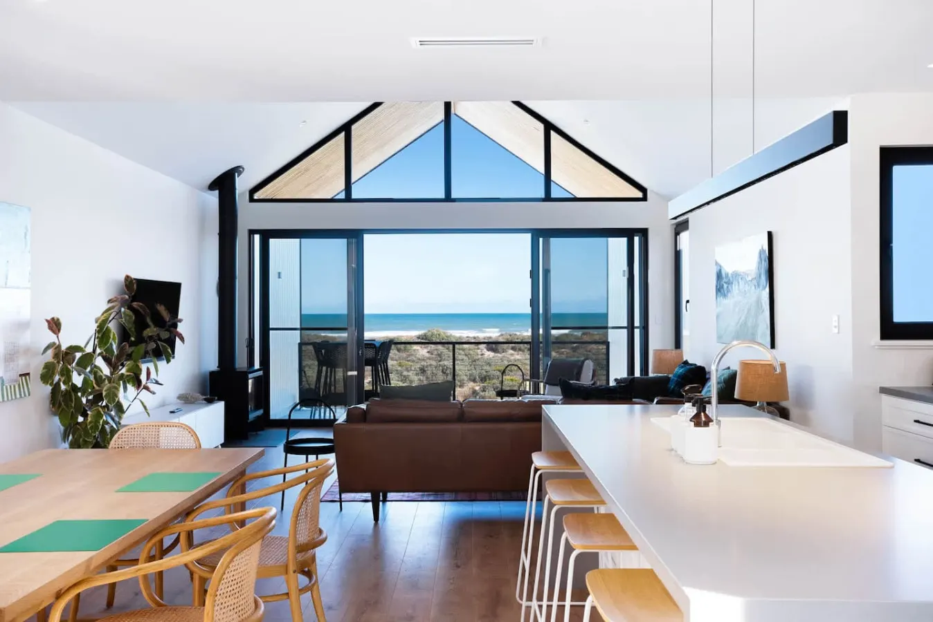 Timbers By The Sea, Beachfront Bliss with Fireplace 11