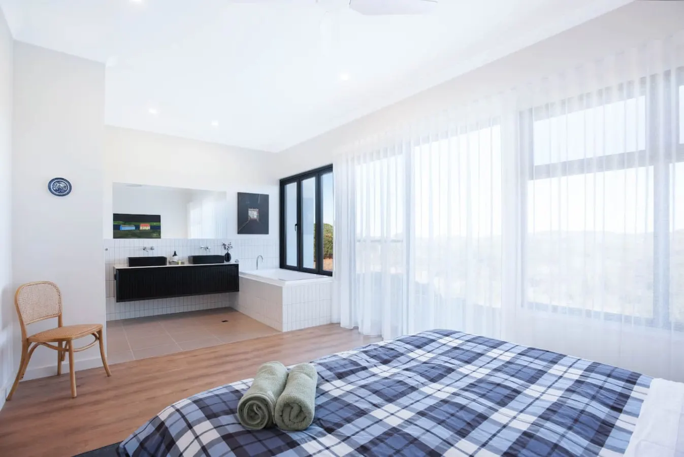 Timbers By The Sea, Beachfront Bliss with Fireplace 17
