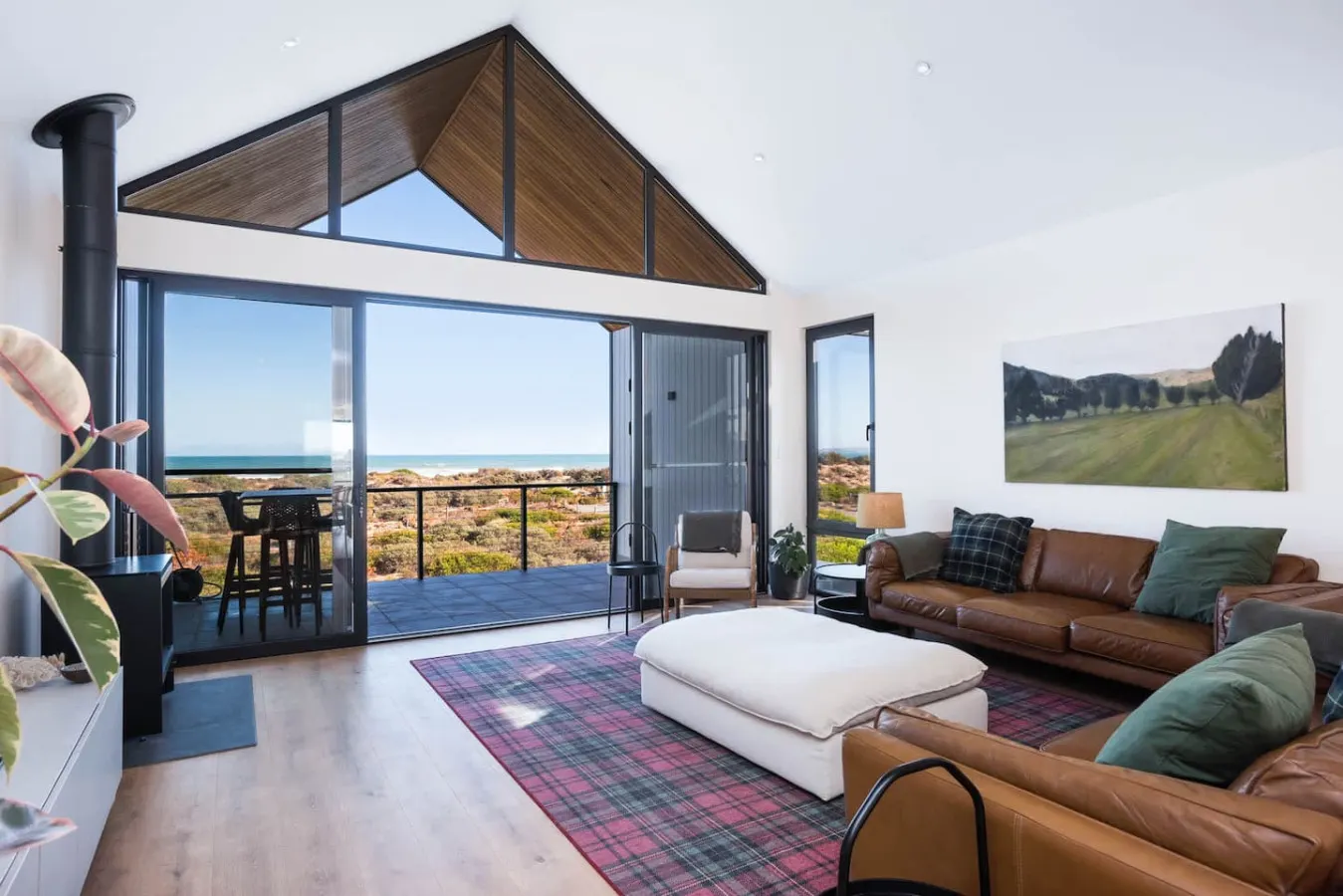 Timbers By The Sea, Beachfront Bliss with Fireplace — photo 4