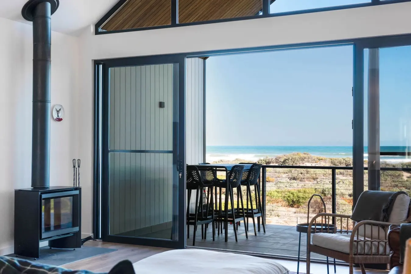 Timbers By The Sea, Beachfront Bliss with Fireplace 7
