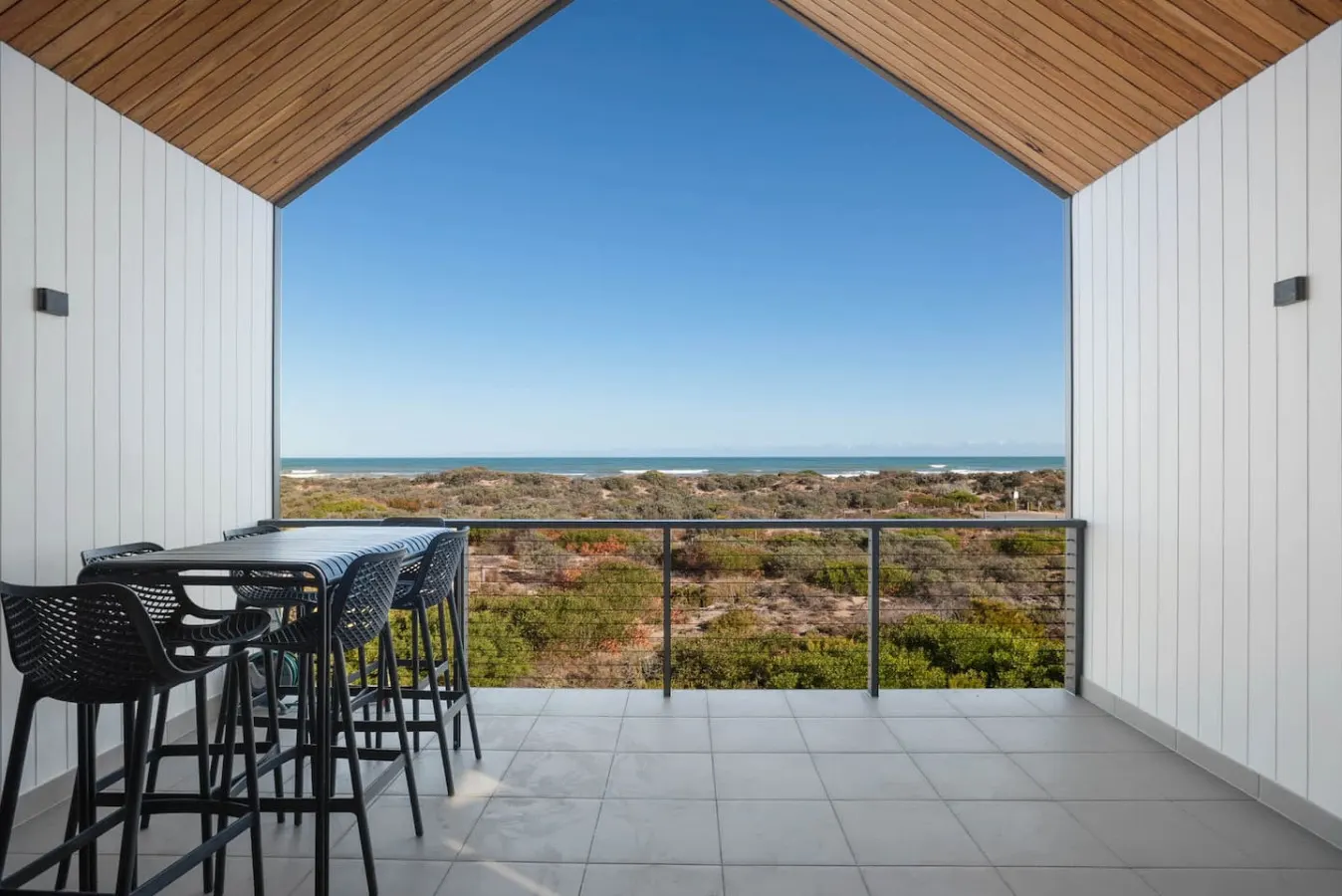Timbers By The Sea, Beachfront Bliss with Fireplace 8