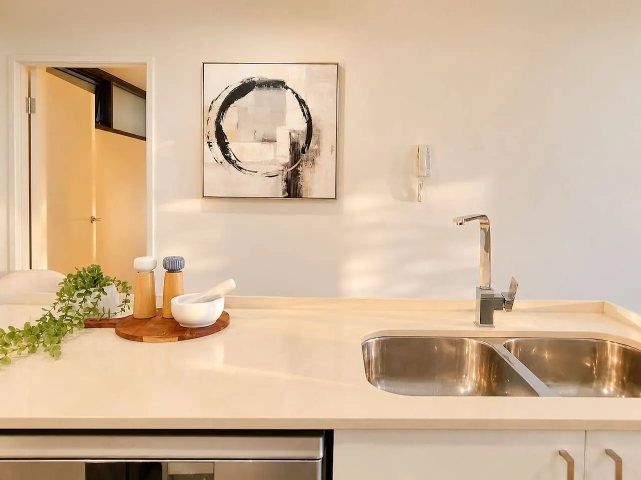 Dee Why 2BR Apartment Near Beach & Shops 9