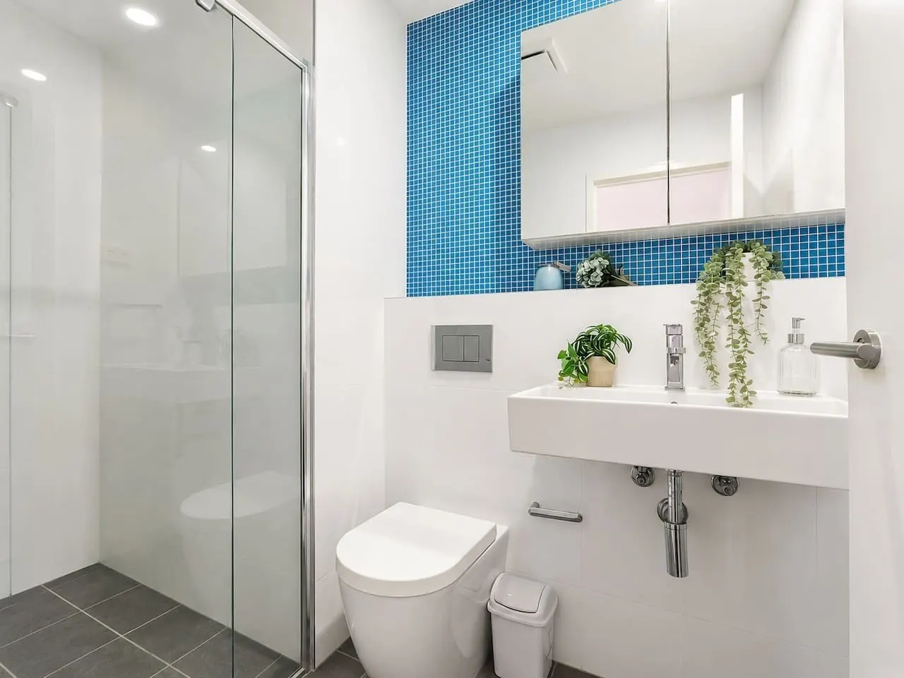 Dee Why 2BR Apartment Near Beach & Shops 13
