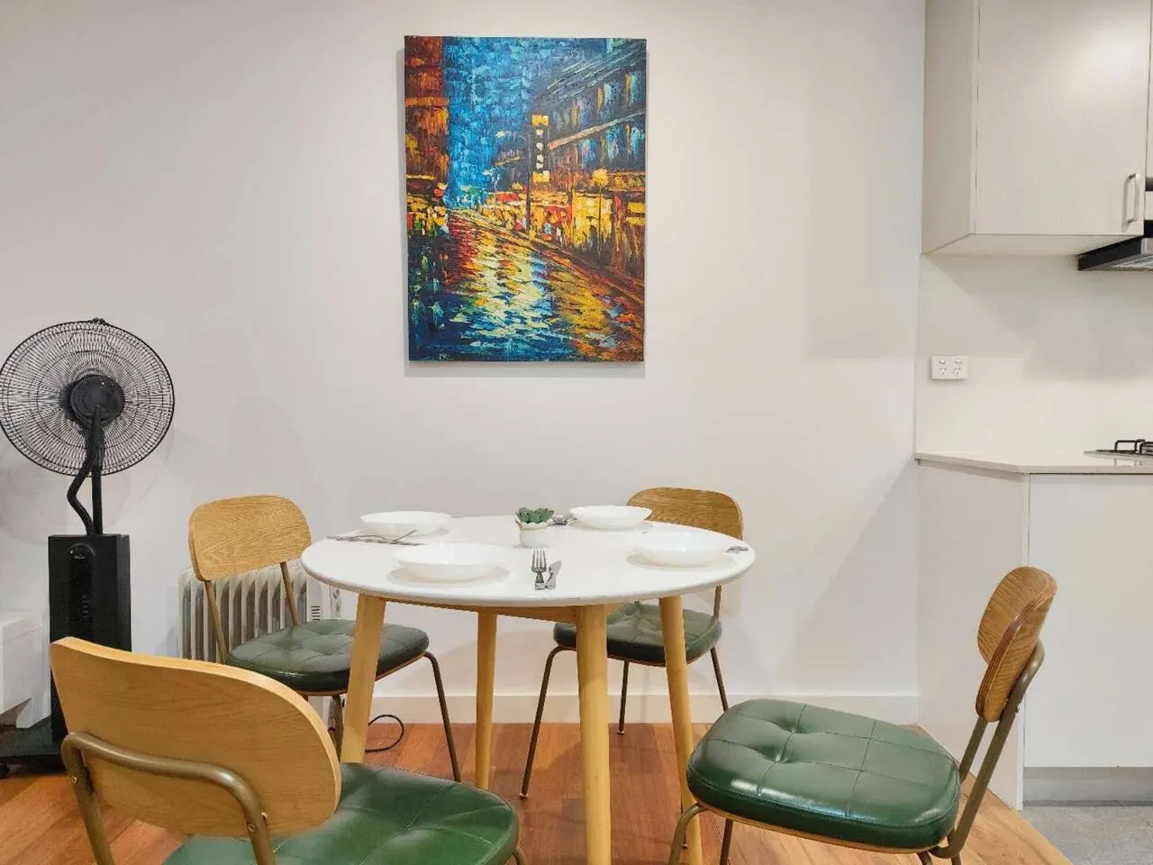 Dee Why 2BR Apartment Near Beach & Shops — photo 4