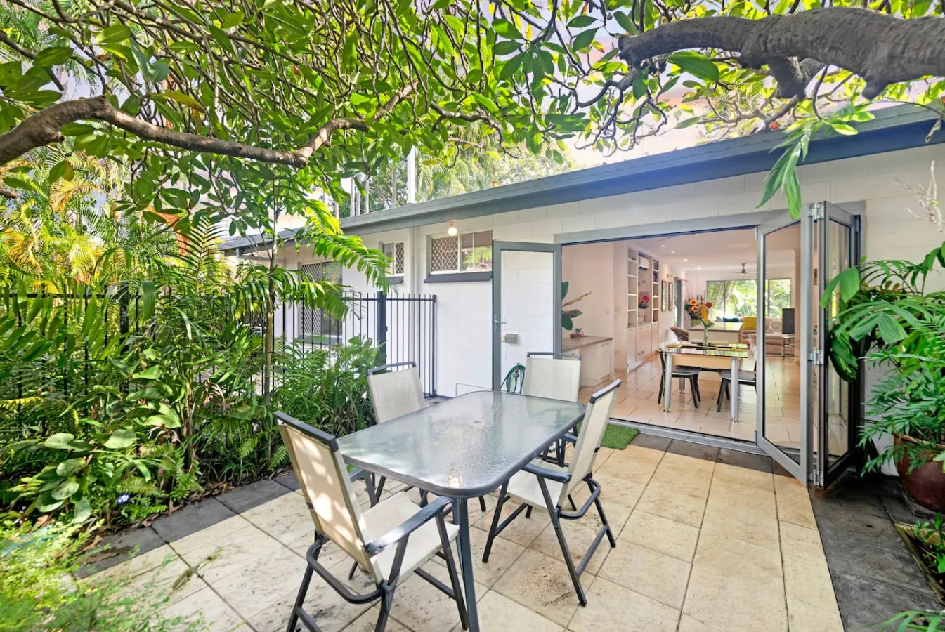 Zen Treetops ~ 2BR unit in Larrakeyah with private pool 10