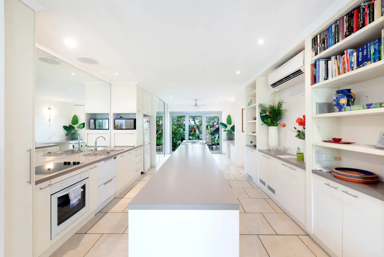 Zen Treetops ~ 2BR unit in Larrakeyah with private pool 14