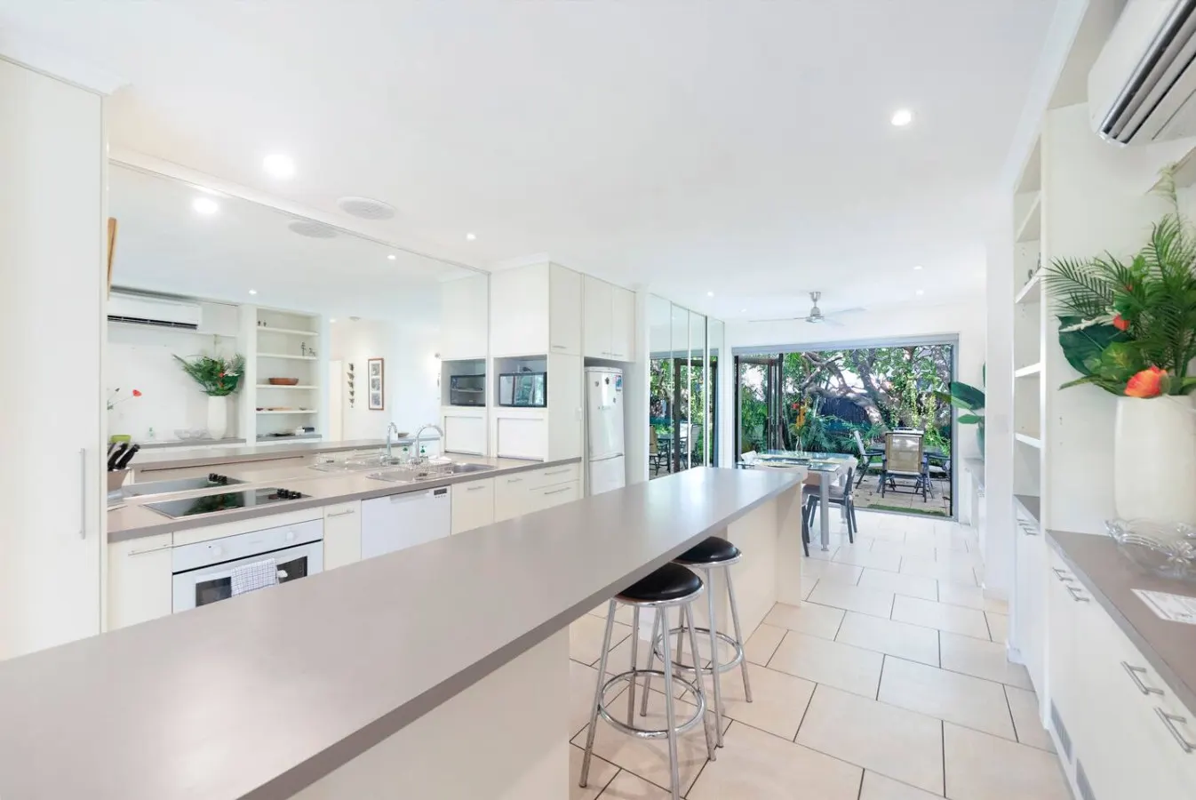 Zen Treetops ~ 2BR unit in Larrakeyah with private pool 15