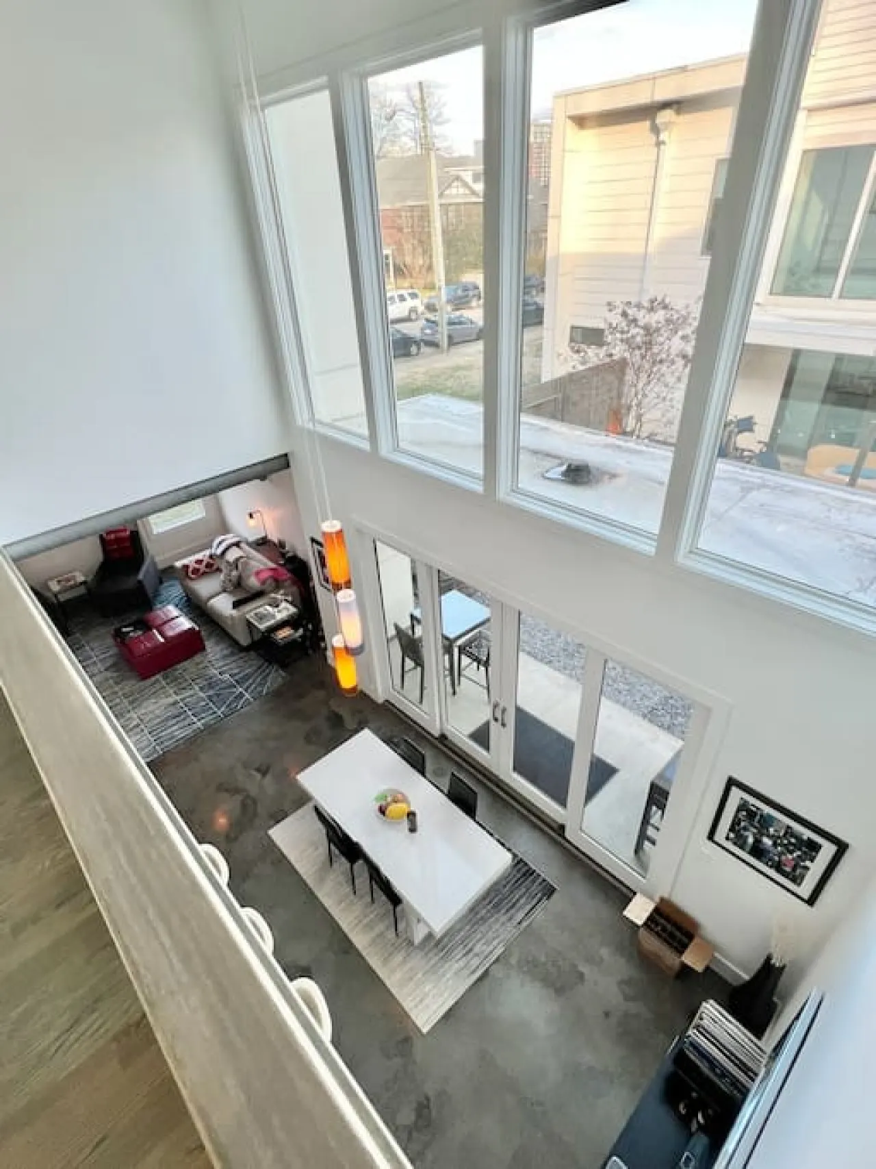 Downtown/Music Row/20 ft ceiling 15