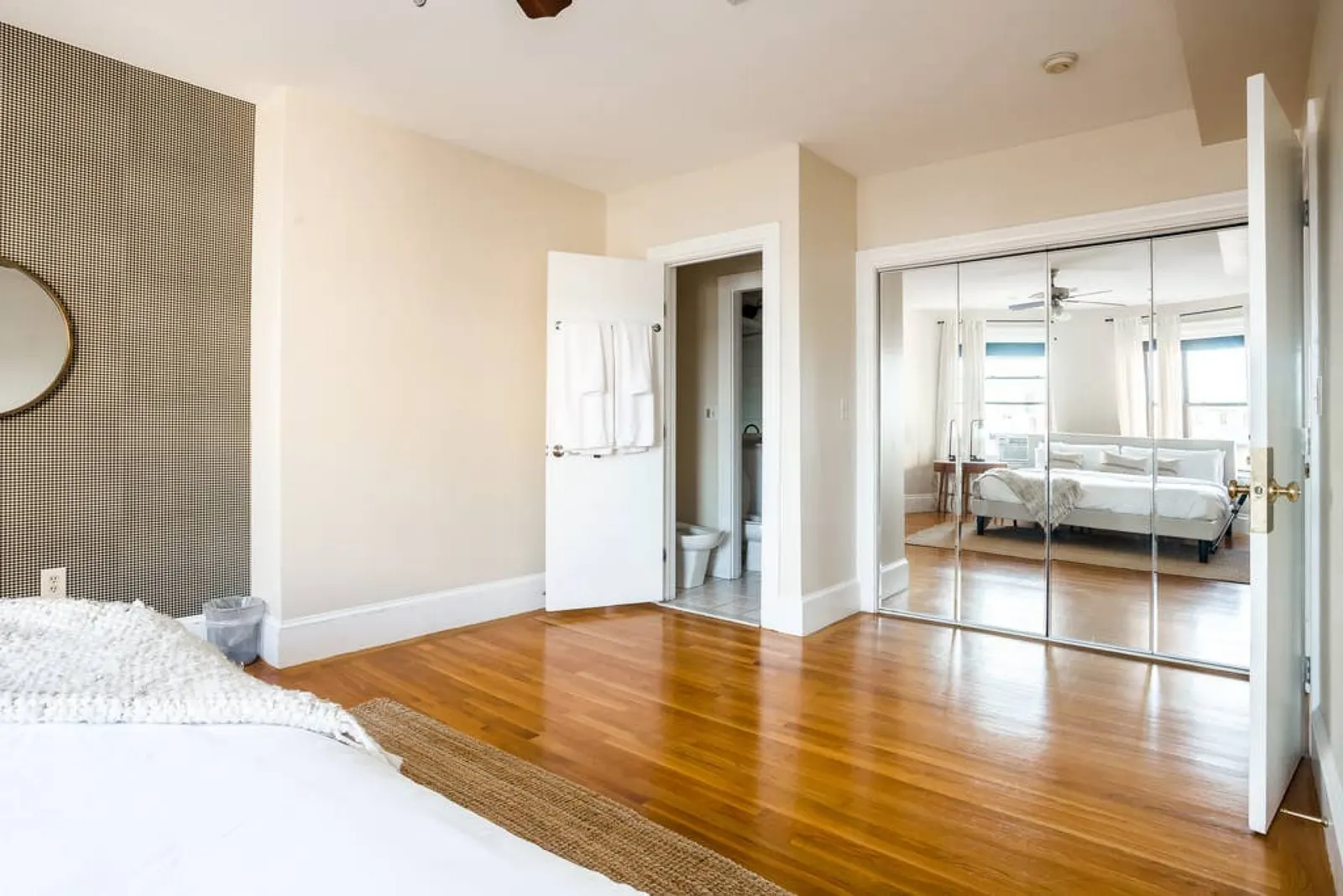 Luxury 4BR 3.5BA in Fenway w/ Laundry & Roof Deck! 15