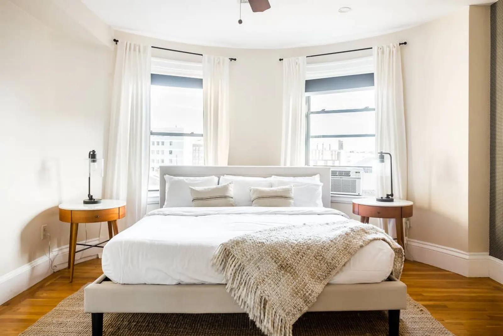Luxury 4BR 3.5BA in Fenway w/ Laundry & Roof Deck! 16