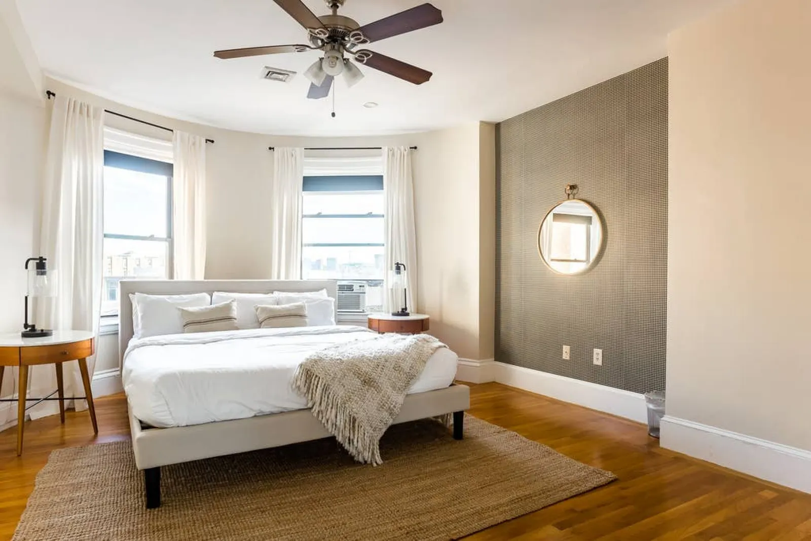 Luxury 4BR 3.5BA in Fenway w/ Laundry & Roof Deck! 18