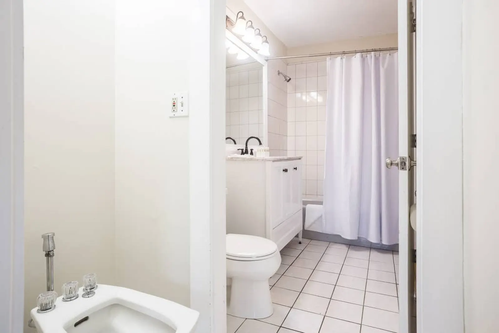 Luxury 4BR 3.5BA in Fenway w/ Laundry & Roof Deck! 19