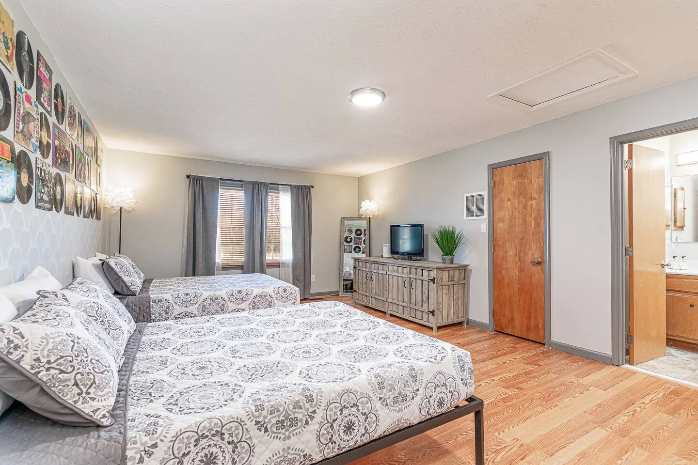 Hampton Condo Near Buckroe Beach Dogs OK 10