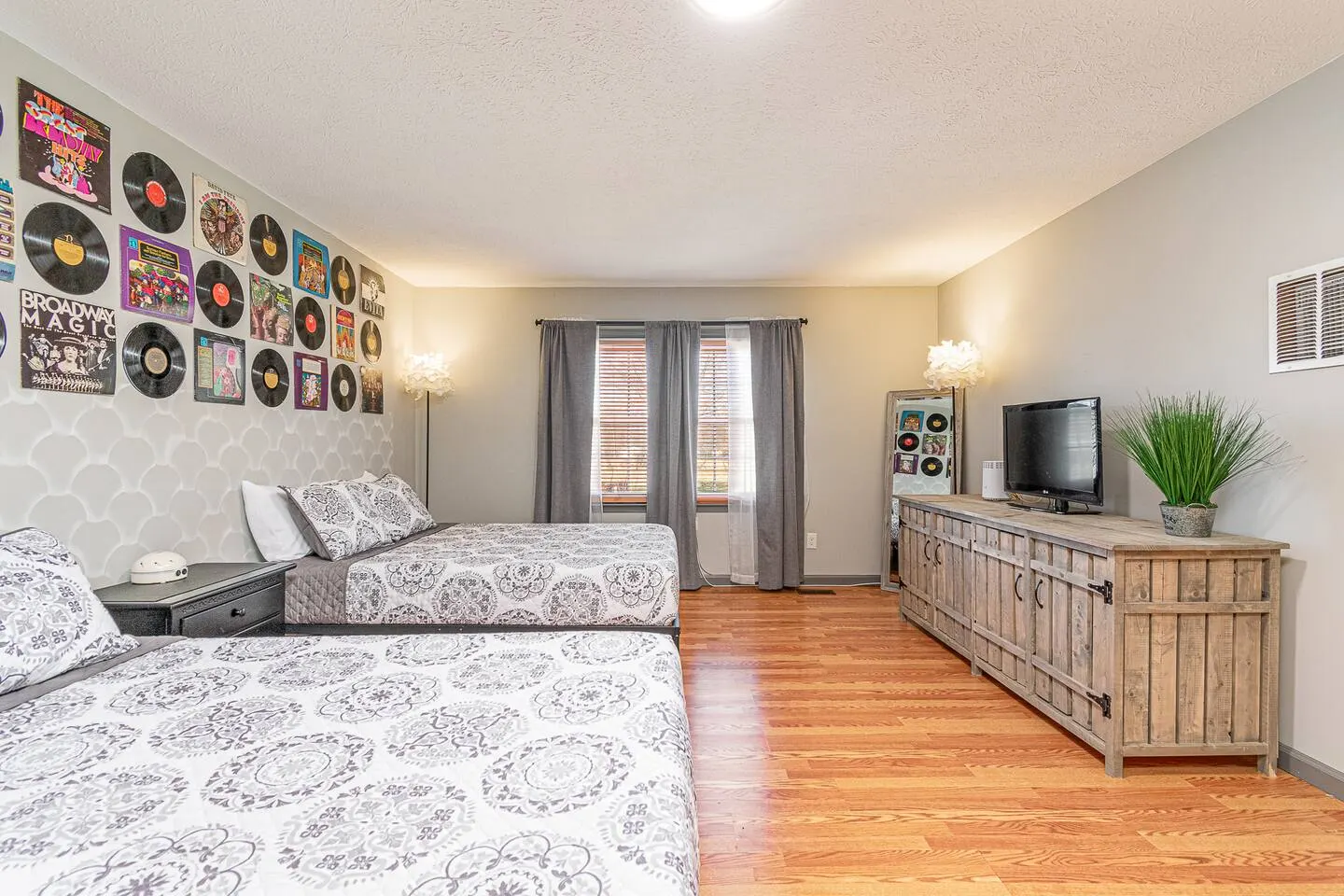 Hampton Condo Near Buckroe Beach Dogs OK 11