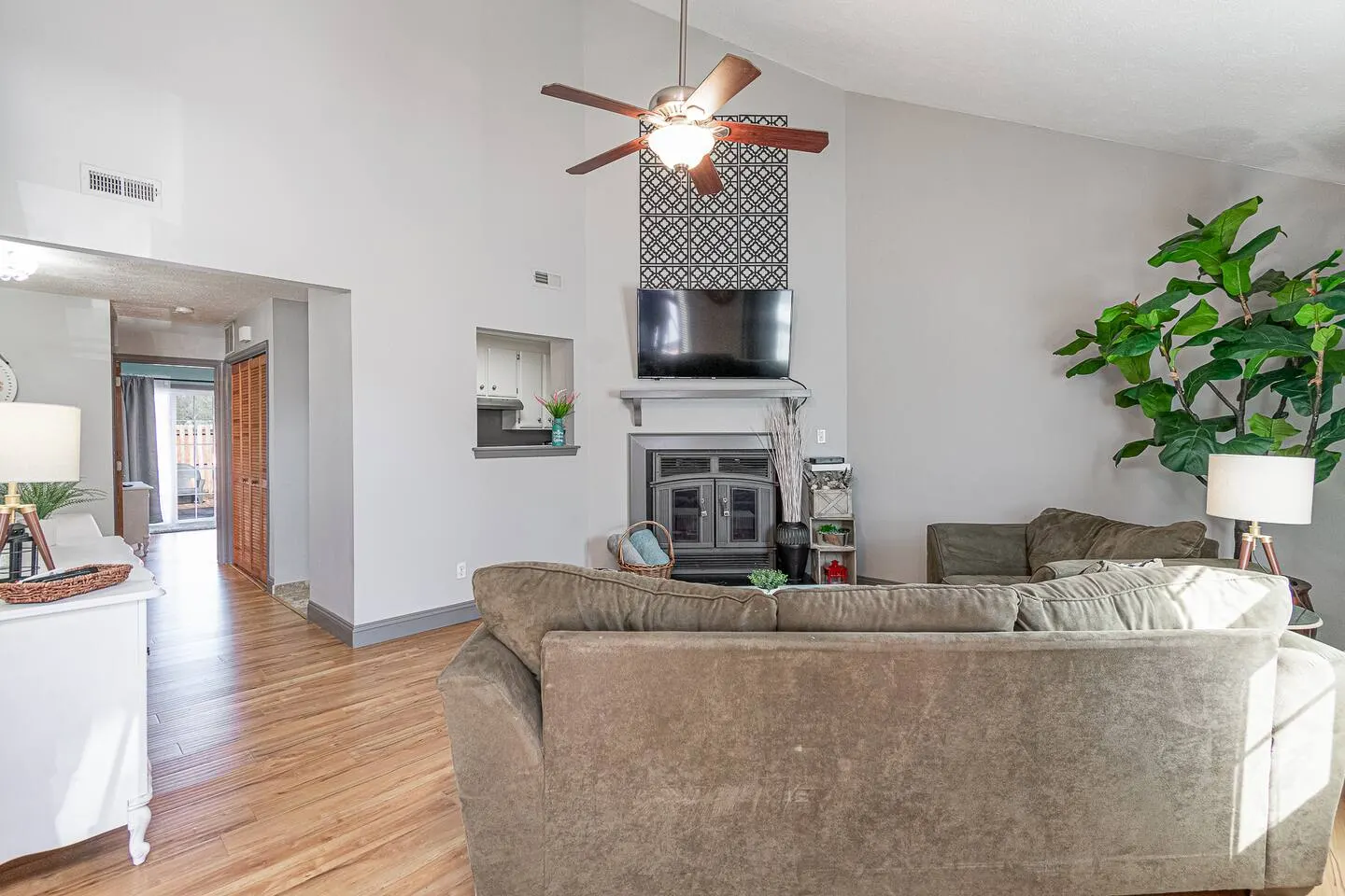 Hampton Condo Near Buckroe Beach Dogs OK 14