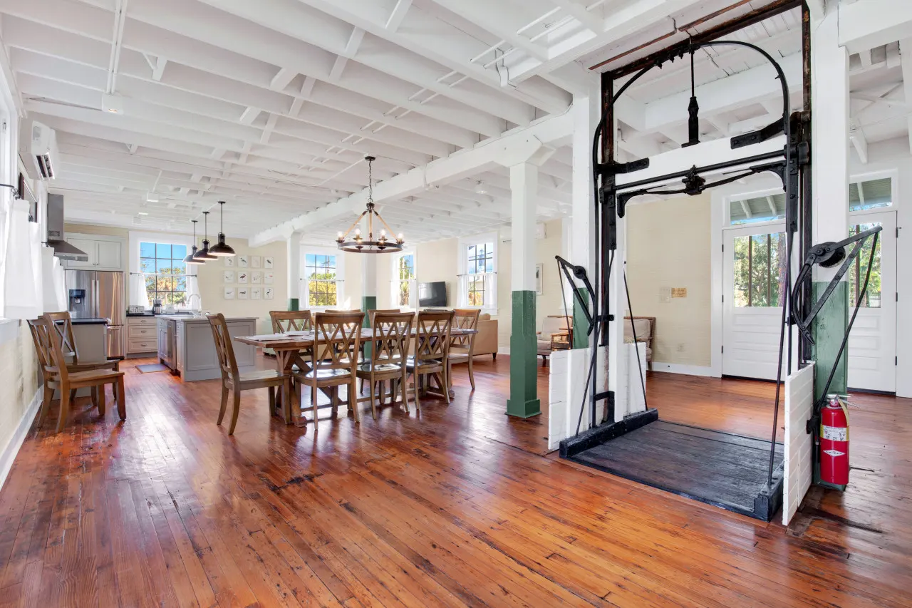 Historic Quarters at the Commissary Unit 3 12