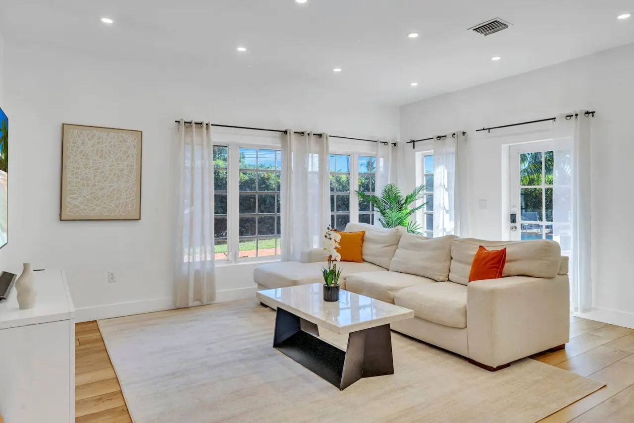 Stunning Tropical Pool House Delray Near The Ocean 8